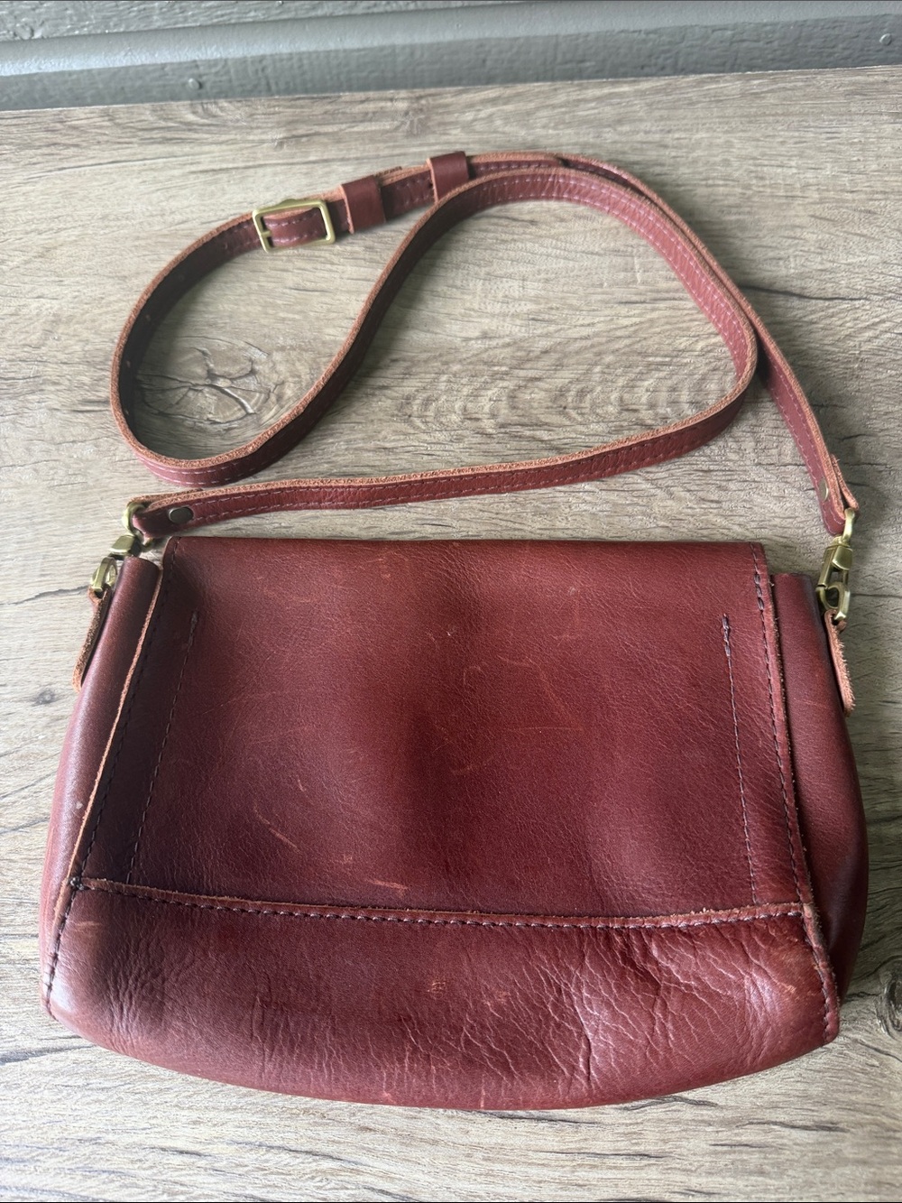 Portland Leather Women’s Rust Brown Leather Crossbody - Picture 6 of 9